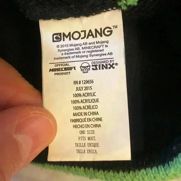 2 winter hats 🧢 for teens. MOJANG official Minecraft product and red simple hat - Picture 3 of 12